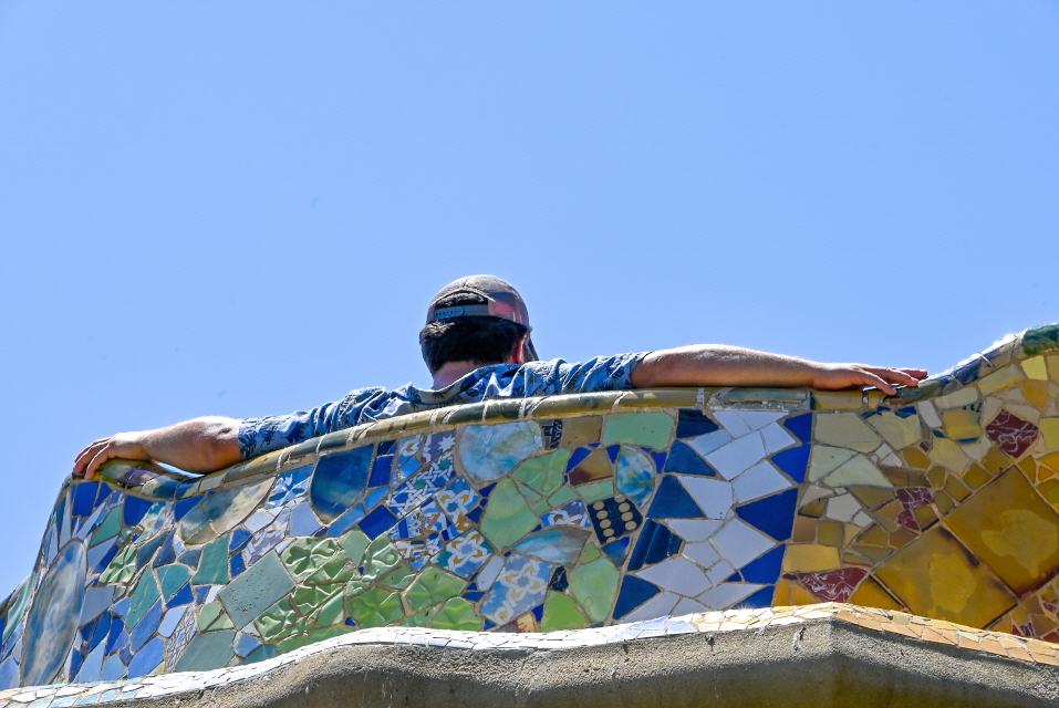 Contemplando Parc Guell