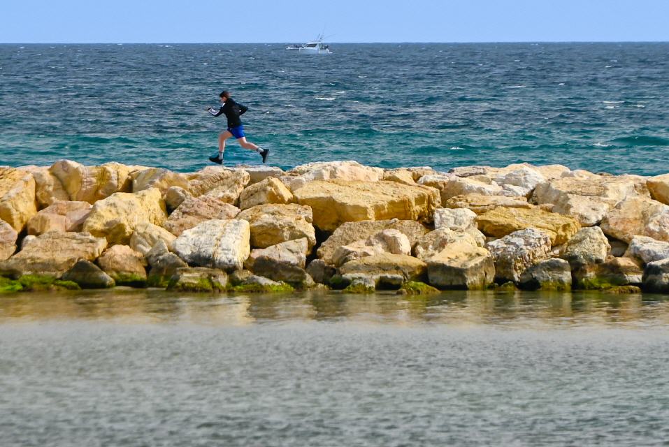 Carrera entre rocas